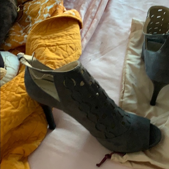 Shoe - Picture 2 of 2